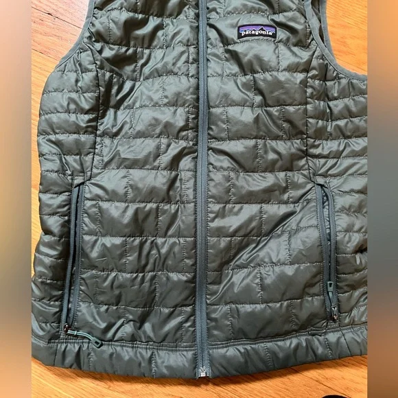 Patagonia Women's Nano Puff Vest Size Small in Green NEW - Picture 5 of 8
